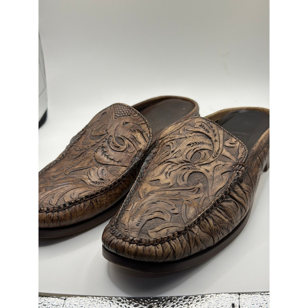 Womens size 8B Cole Haan Embossed Leather slip on Mules